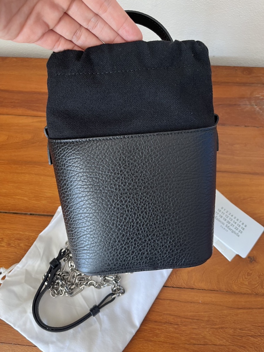 【送料&関税込】Maison Margiela Leather Bag Nude - Unisex Maison Margiela to Release New Glam Slam Bag | Hypebae