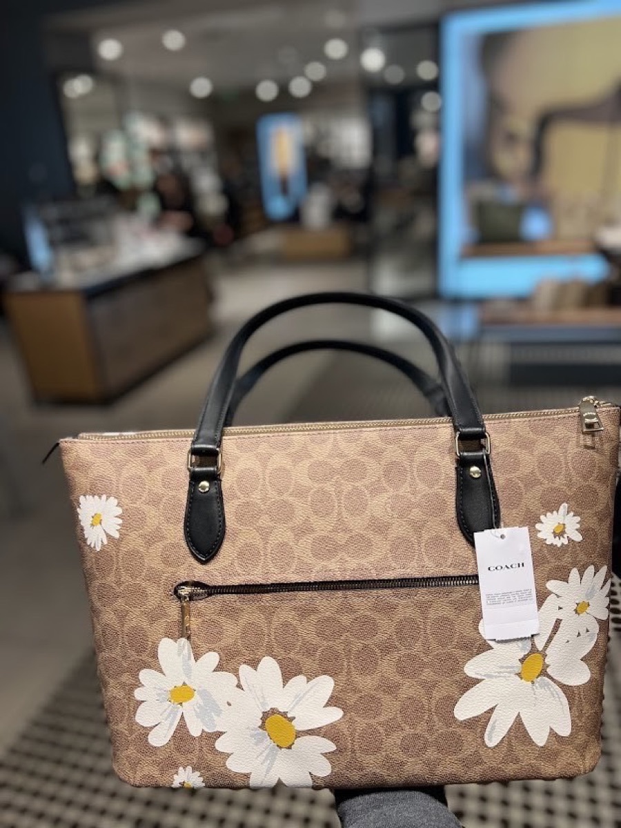 トートバッグ COACH Gallery Tote Bag In Signature Floral Print CZ589 NWT Coach Gallery Tote Bag In Signature Canvas With Floral