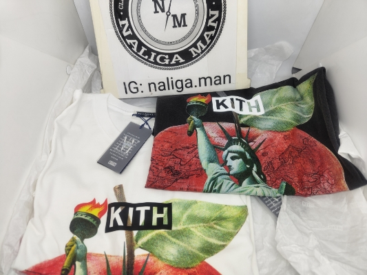 Buy Kith NY to the World Liberty Apple T-Shirt White | SASOM