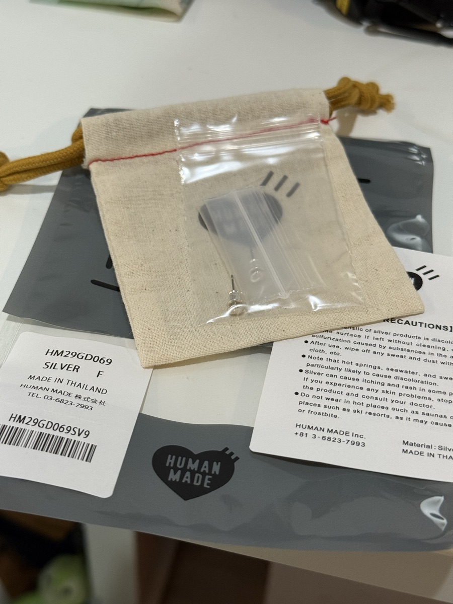 ช้อป Human Made Heart Earrings Silverของแท้ที่ SASOM