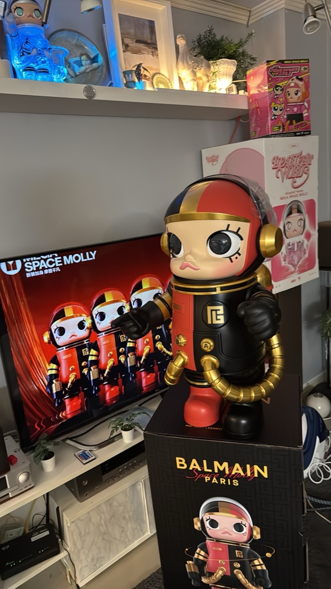Buy & Sell Pop Mart Mega Space Molly 1000% Balmain | SASOM