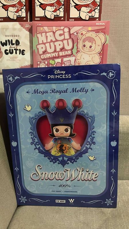 その他 POPMART Mega  Molly Snow White 400% Pop Mart Mega Royal Molly 400% Snow White is such a gorgeous