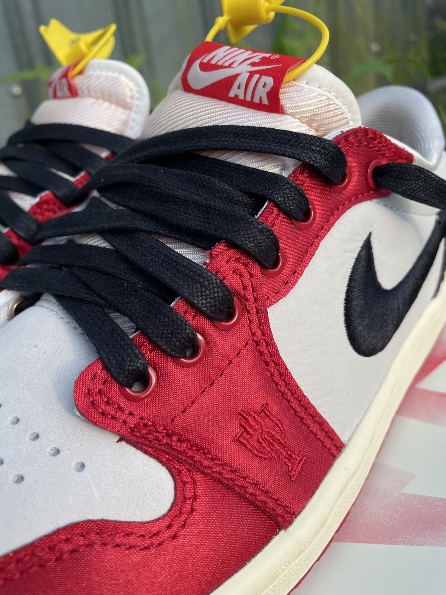 Jordan 1 Low OG Trophy Room Sail And Varsity Red | SASOM