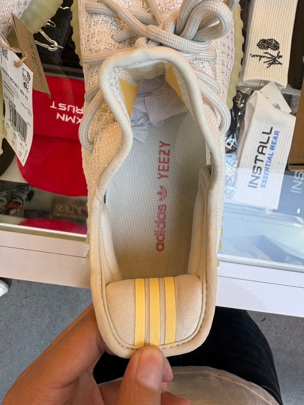 yeezy v2 yarn light