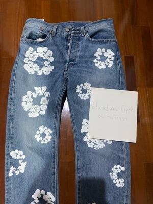 Denim Tears x Levi's Cotton Wreath Jean Raw Indigo Denim Tears x Levi's Cotton Wreath Jean Raw Indigo