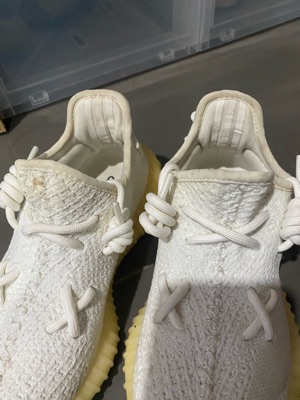 Yeezy cream hot sale white laces