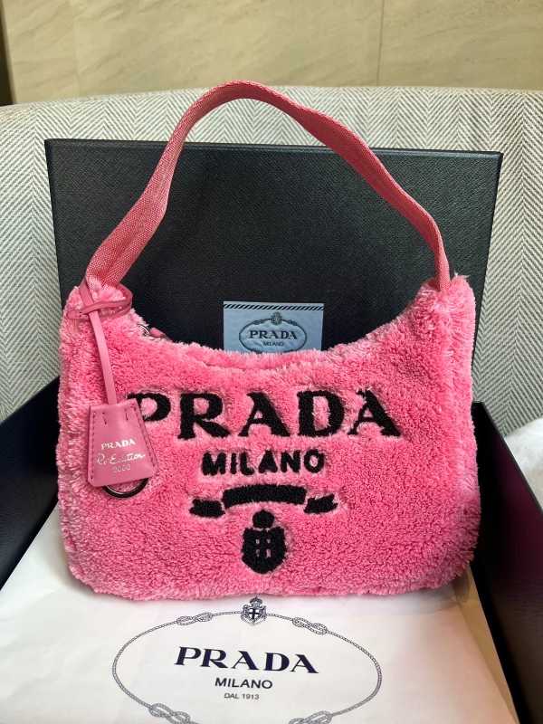 ハンドバッグ PRADA | Re-Edition 2000 terry mini-bag 1NE515 Prada Re-Edition 2000 Terry Mini Bag Petal Pink/Black in