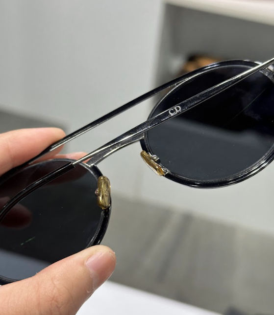 Dior ネックウォーマー　ブラック Dior sunglasses In Black Metal With Grey Lenses | ของแท้