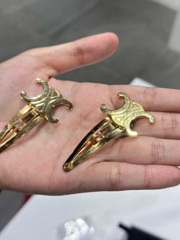 CELINE スナップヘアクリップ 2つセット ゴールド 楽天市場】CELINE セリーヌ ヘアクリップ Snap Hair Clip
