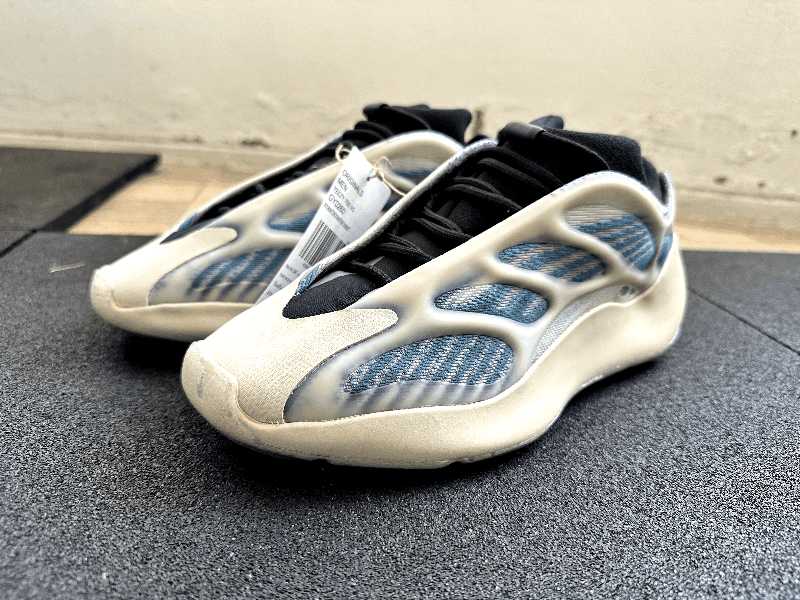 yeezy kyanite release