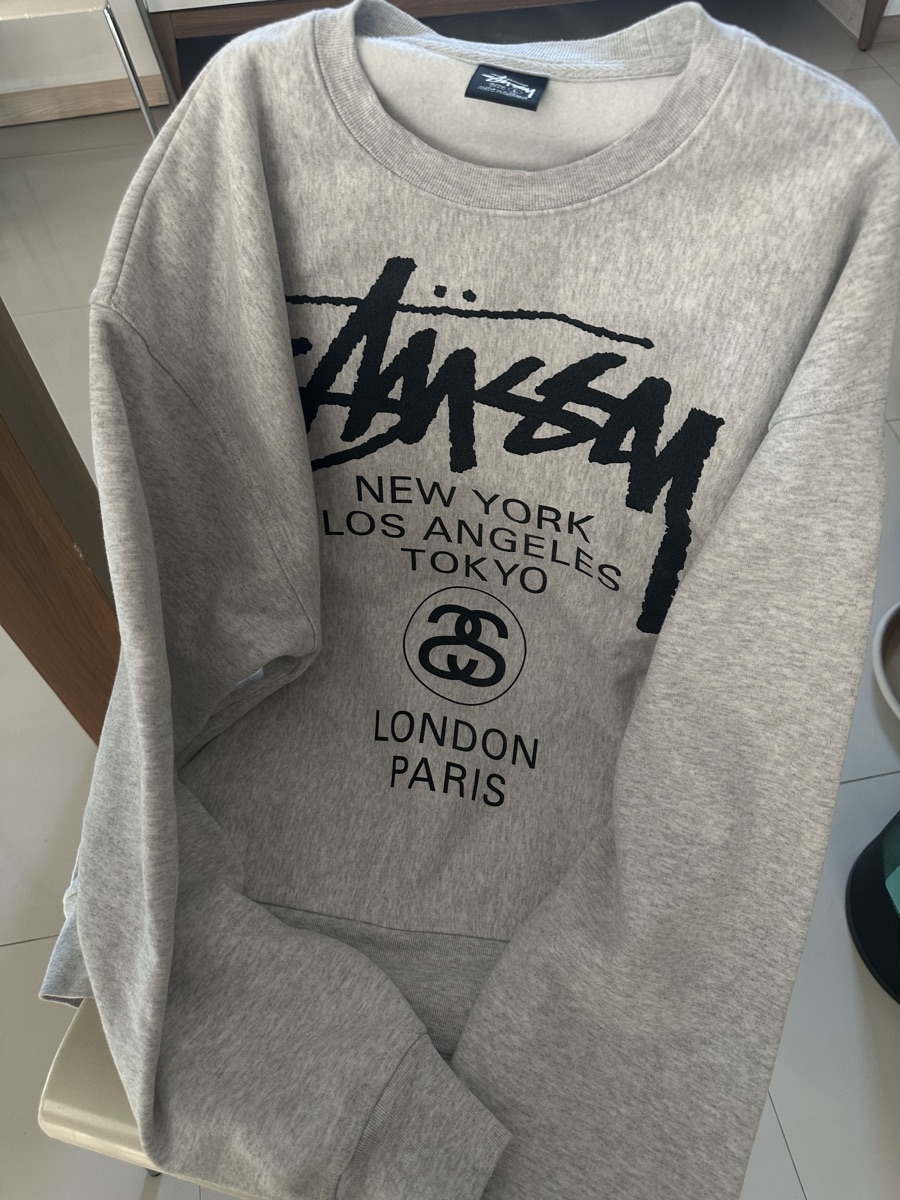 ★送料・関税込★Stussy★Stussy World Tour Crew Ash Heather ☆関税込☆Stussy World Tour Crew☆Ash Heather☆