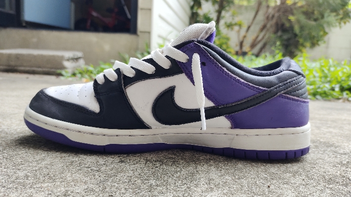 Buy Sell Nike SB Dunk Low Court Purple 100% Authentic - Main Image