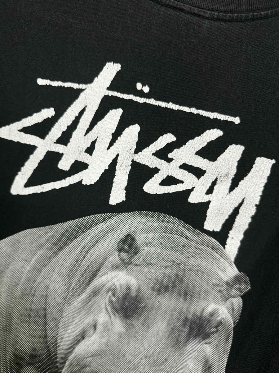 ★韓国の人気★【STUSSY】★Stussy Livin' Large T-Shir.t★ ☆韓国の人気☆【STUSSY】☆Stussy Livin' Large T-Shir.t