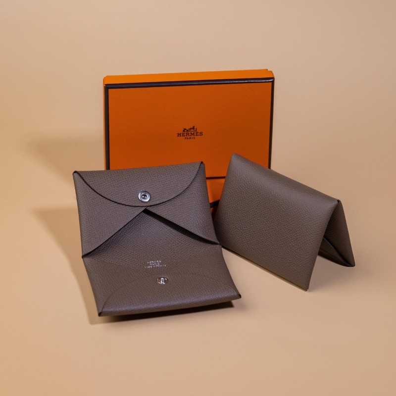 BNIB Calvi Duo verso card holder Hermes, Luxury, Bags & Wallets on Carousell