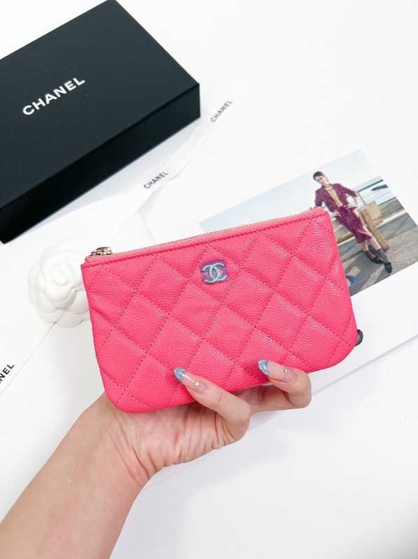 Shop CHANEL Classic Mini Pouch (AP1071-B10583-C3906) by PlatinumFashionLtd