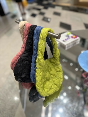 ช้อป Carlyn Quilted Soft Mini Bag Wasabiของแท้ที่ SASOM
