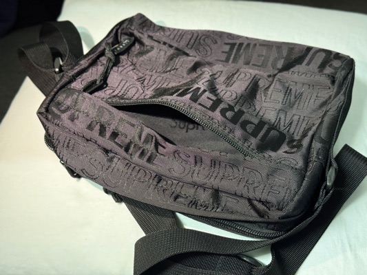 最終値　新品Supreme 19AW Shoulder Bag Black Supreme Shoulder Bag (SS19) Black Shop Authentic at SASOM