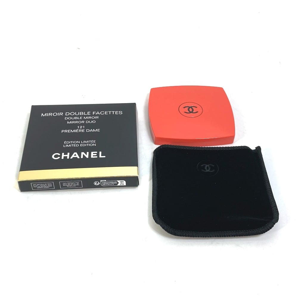 Chanel Miroir Double Facettes Limited-Edition Mirror Duo 121 Dame