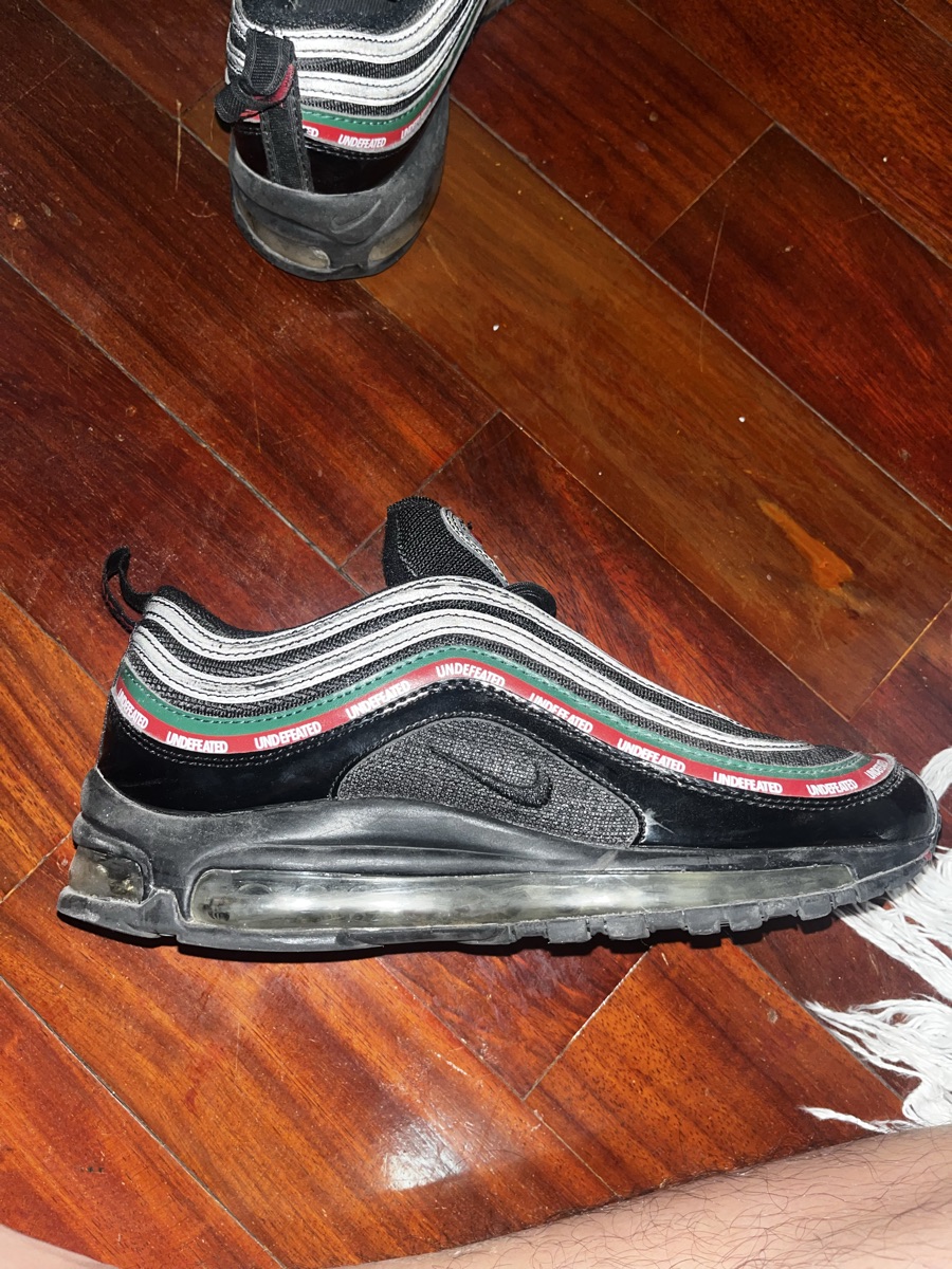 black undefeated air max 97