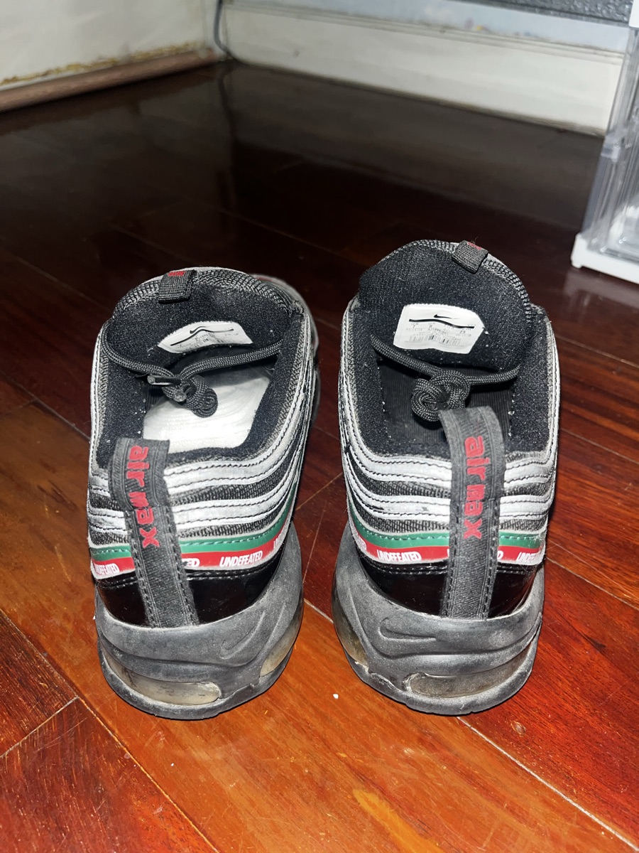 air max 97 x undefeated resell