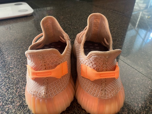 Yeezy 350 v2 hot sale clay fake