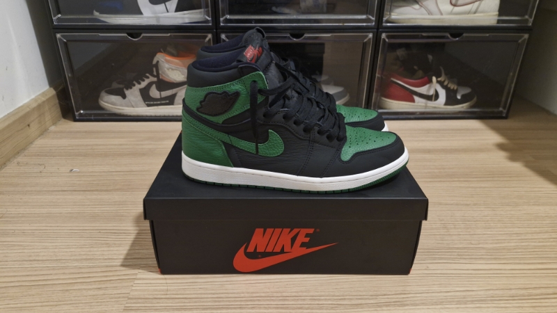 pine green jordan 1 box
