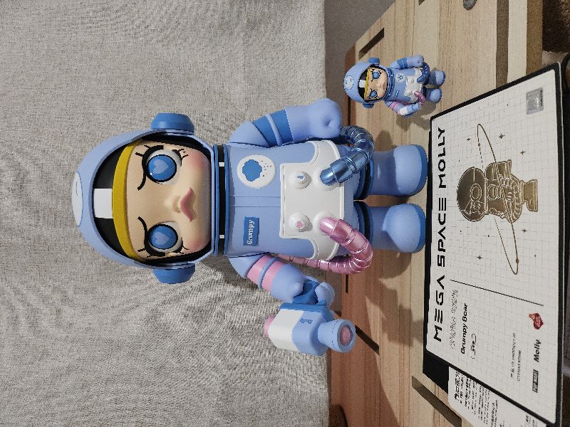 Pop Mart Mega Space Molly Grumpy Bear 400% + 100% | SASOM