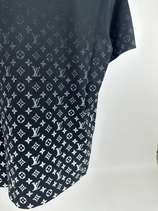 Kazomen & Avaxstyle on Instagram: Louis Vuitton LVSE Monogram Gradient T- Shirt Black/White
