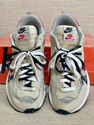 nike sacai vaporwaffle royal