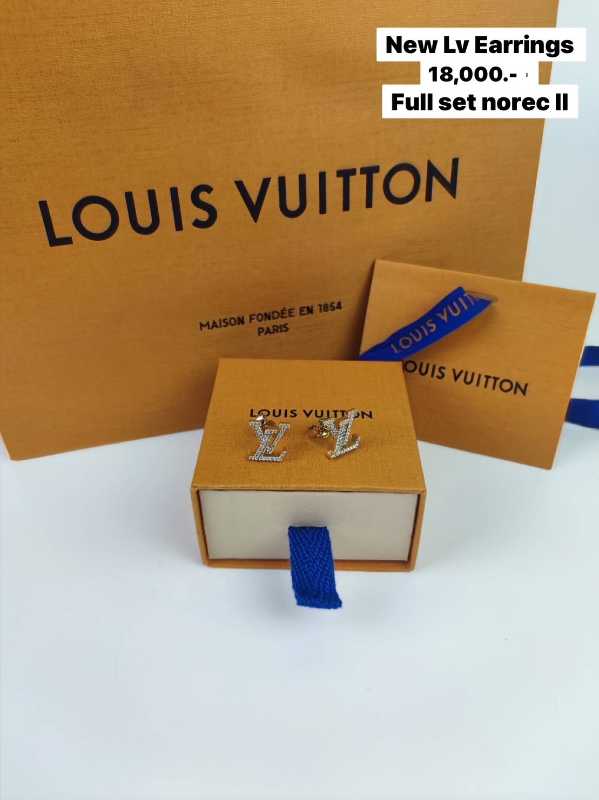 Louis Vuitton Earrings (M01235)