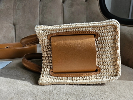 新品未使用BOYY BOBBY 18 RAFFIA BOYY Bobby 18 raffia bag for Women - Beige in USA | Level Shoes