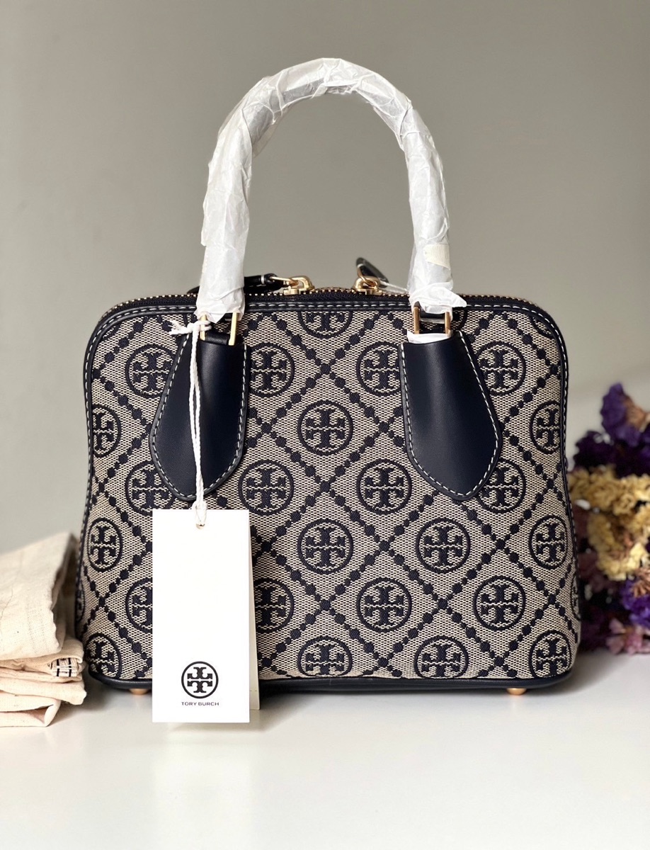 様々なスタイルにマッチ!!【Tory Burch】T Lock 40 サンダル 楽天市場】【8/10限定・最大2万円OFFクーポン配布中】TORY BURCH