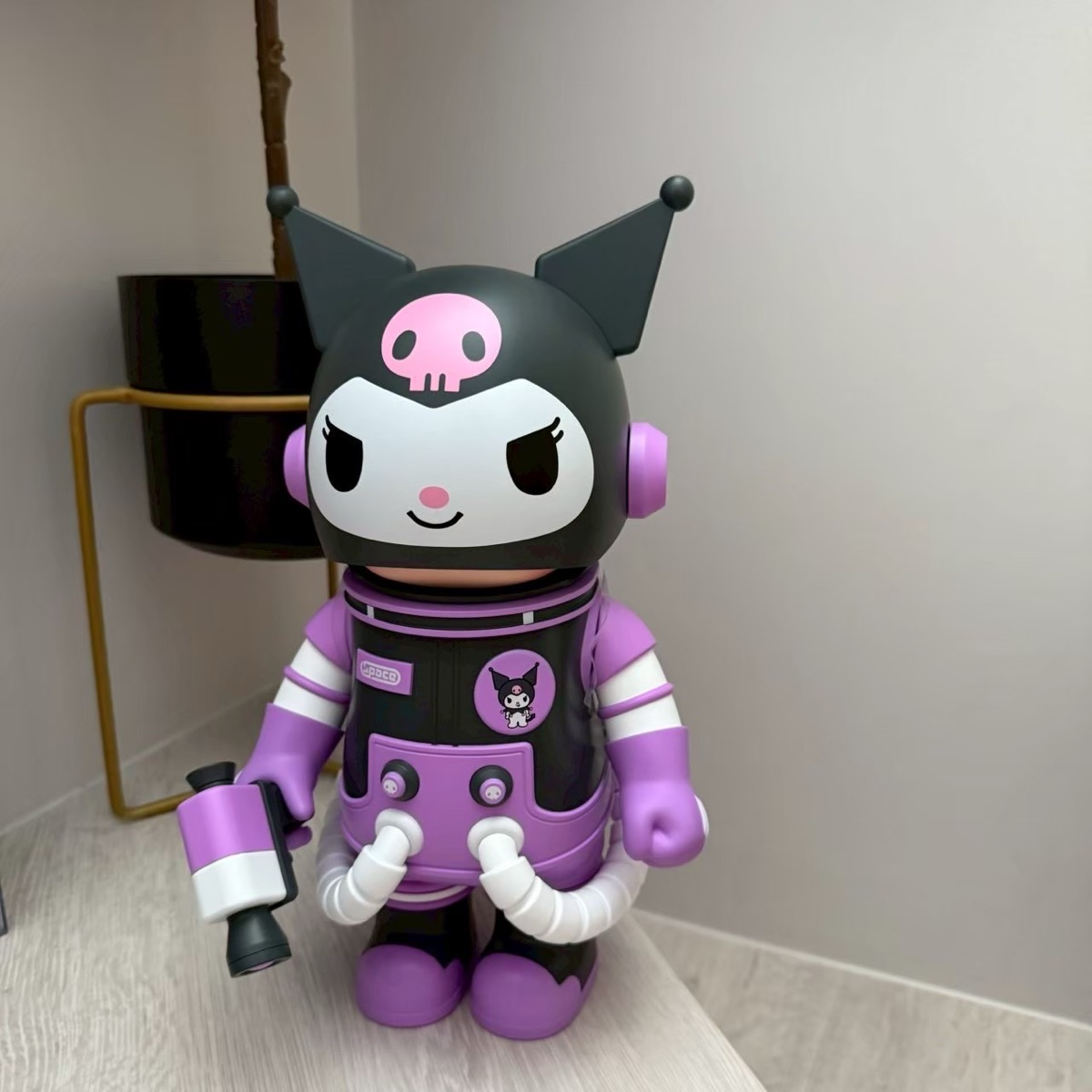 【POP MART】サンリオ クロミ MOLLY Sanrio KUROMI Pop Mart Mega Space Molly Sanrio Characters Kuromi 400% PPMT