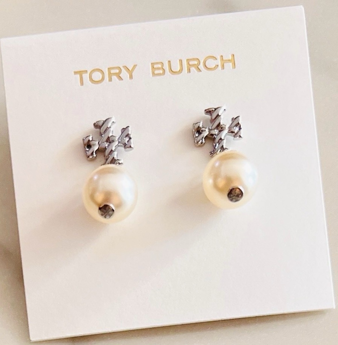Tory Burch Rope Logo Pearl Drop Earrings Silver | ของแท้