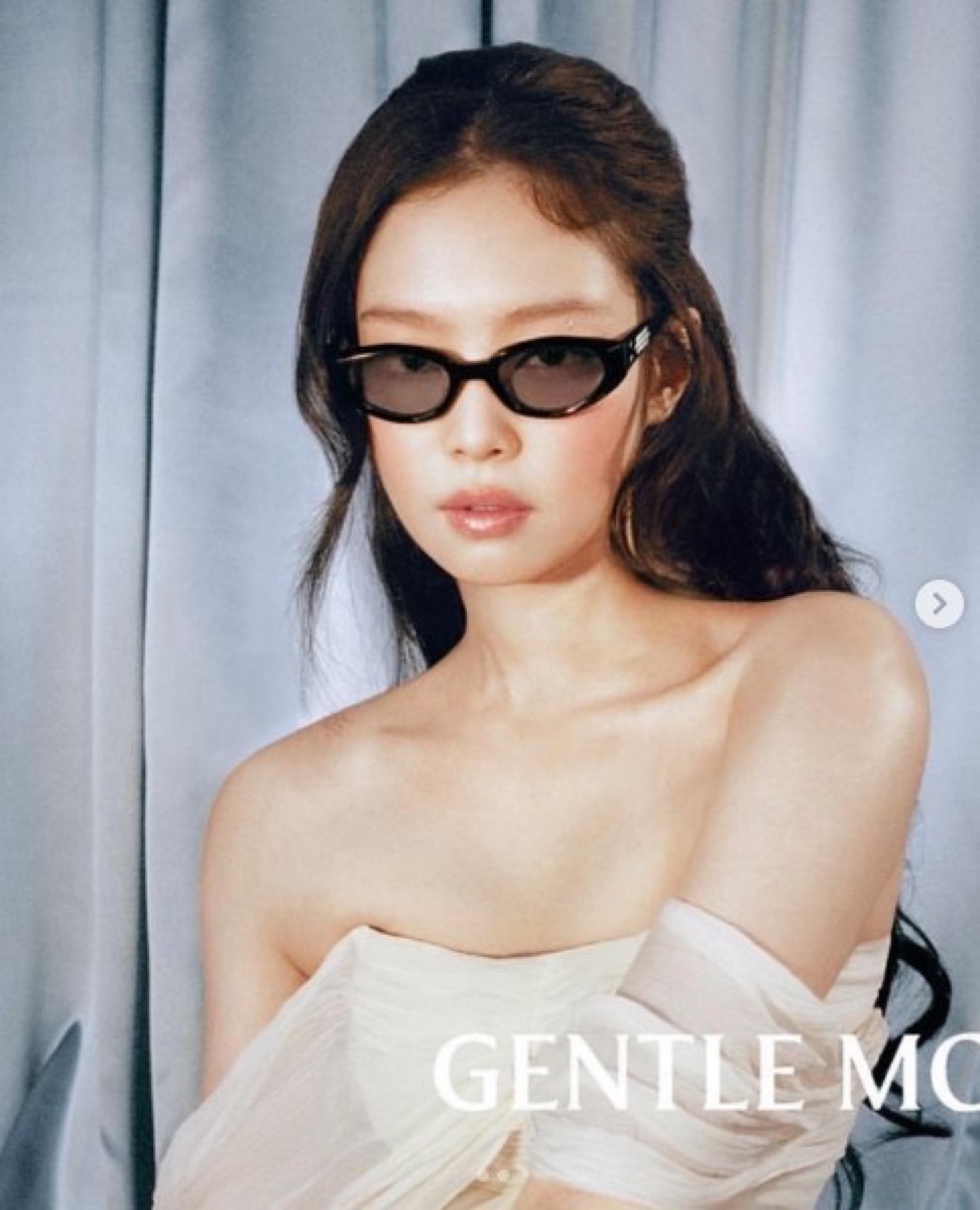 Gentle Monster Jennie - Fish Tail 01 In Black Acetate Frame
