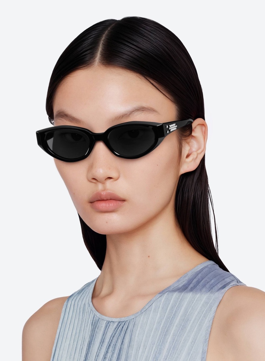 Gentle Monster Jennie - Fish Tail 01 In Black Acetate Frame With