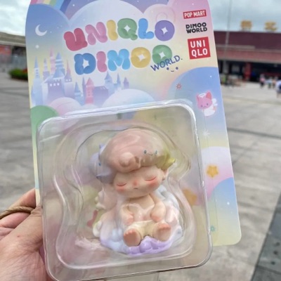 DIMOO × UNIQLO　非売品フィギュア DIMOO WORLD x UNIQLO Collectible Figure - Dream Unicorn