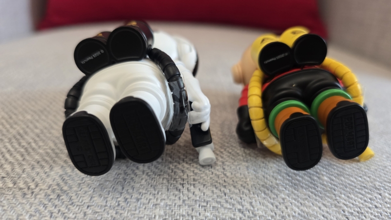 MEGA SPACE MOLLY 100% チャーリー・ブラウン & スヌーピー POP MART