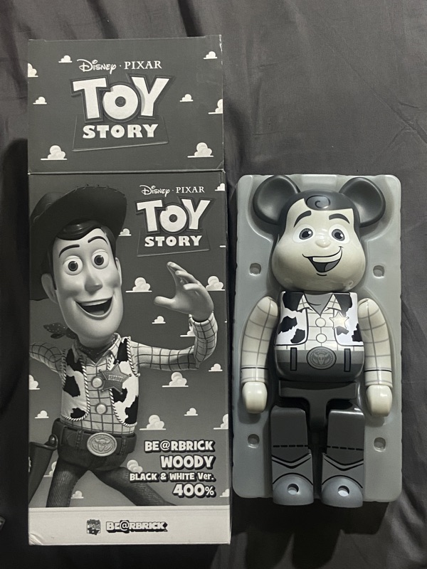 BE@RBRICK - レア未開封 ウッディ BE@RBRICK WOODY B&amp;W Ver. 400％ Amazon.co.jp: ベアブリック トイストーリー ウッディ 400