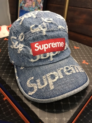 ช้อป Supreme Frayed Logos Denim Camp Cap Blueของแท้ที่ SASOM