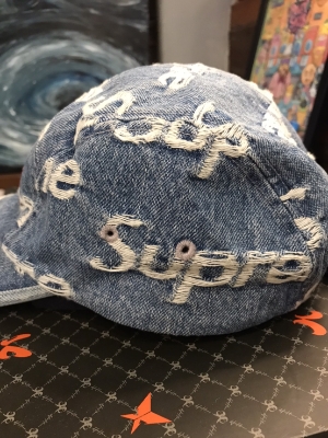 ช้อป Supreme Frayed Logos Denim Camp Cap Blueของแท้ที่ SASOM