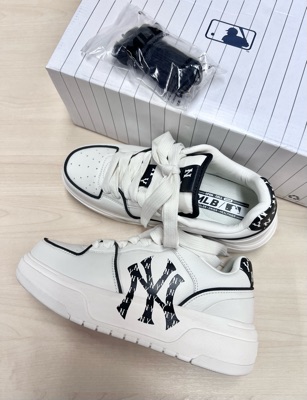 [MLB] Chunky Liner Pocket Monogram ★すぐ品切れ★ MLB Chunky Liner Classic Monogram NewYork Yankees Sneakers