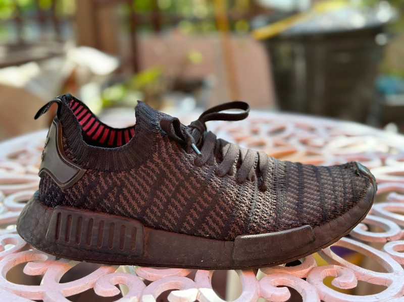 Nmd r1 stlt shop pk triple black ราคา