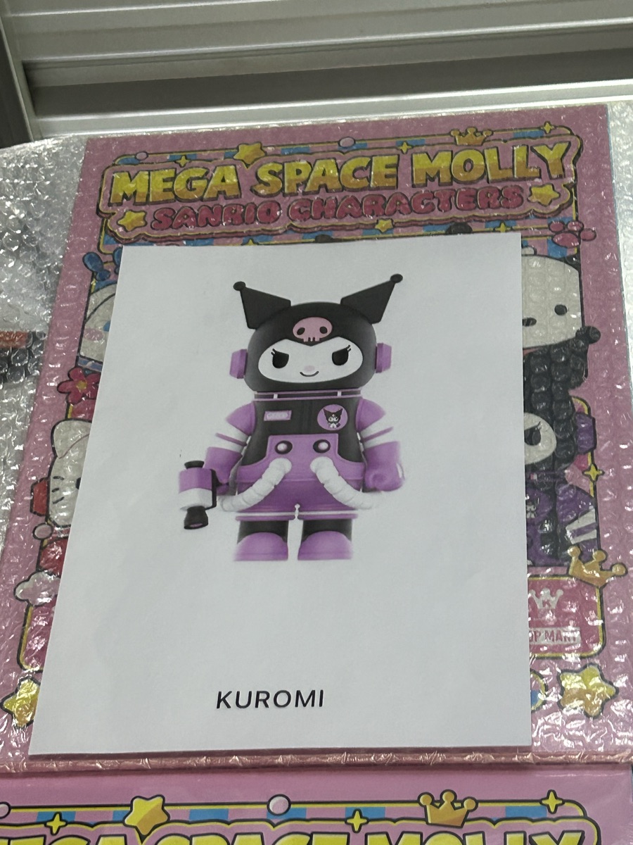 เช็คการ์ด) Pop Mart Kuromi (MEGA SPACE MOLLY 400 Sanrio