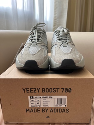 yeezy 700 salt box