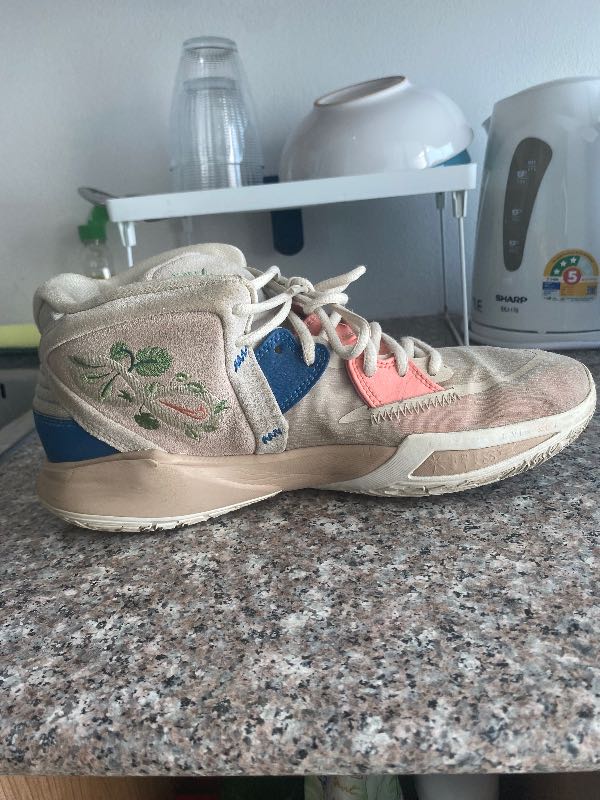 Buy Sell Nike Kyrie Infinity EP 'Floral' 100% Authentic