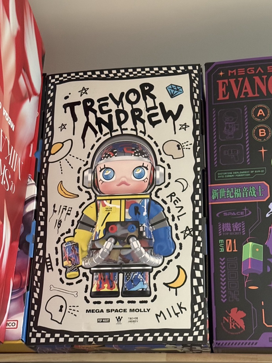 Pop Mart Mega Space Molly Trevor Andrew 1000% | ของแท้