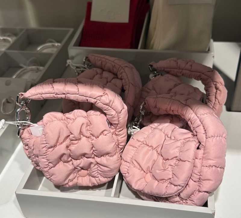 今人気中! ★ COS ★ Quilted Nano Bag Pink COS Quilted Mini Bag in Pink | Lyst