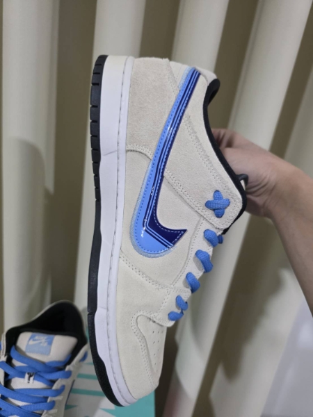 nike sb truck it on feet