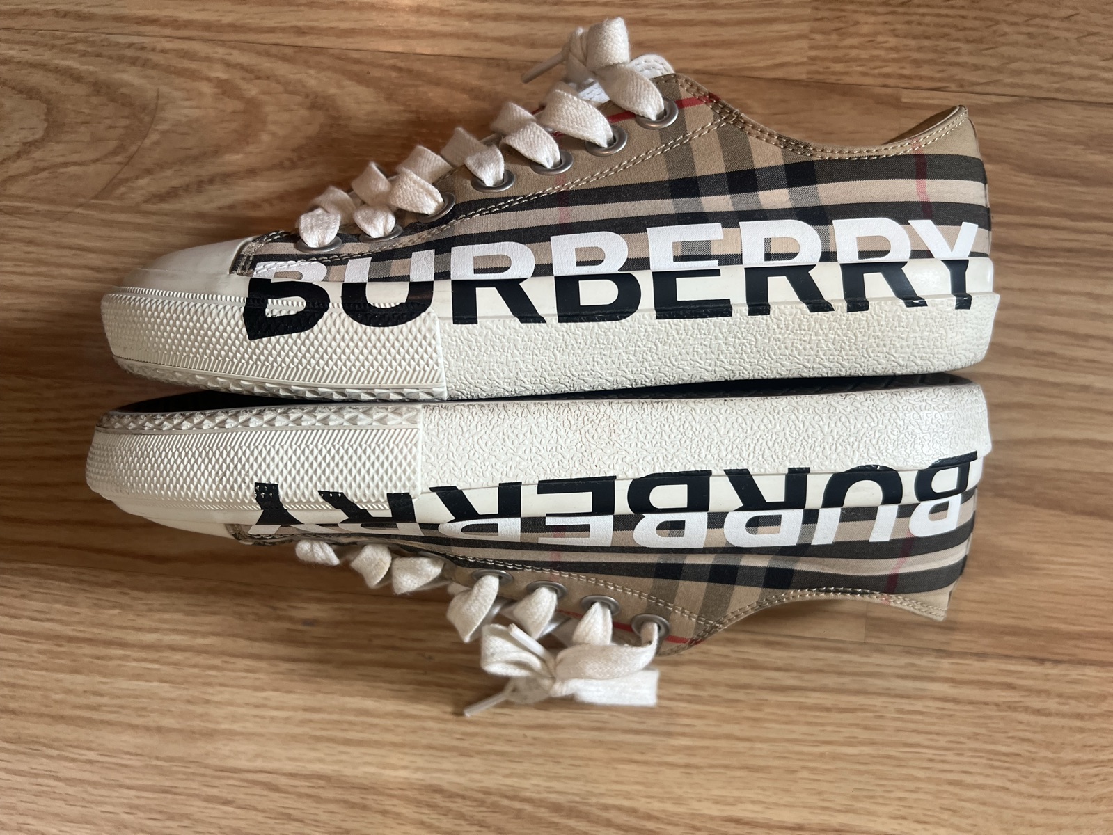【関税＆送料込み】Burberry Beige Cotton Sneakers Burberry Logo Print Vintage Check Cotton Sneakers Archive